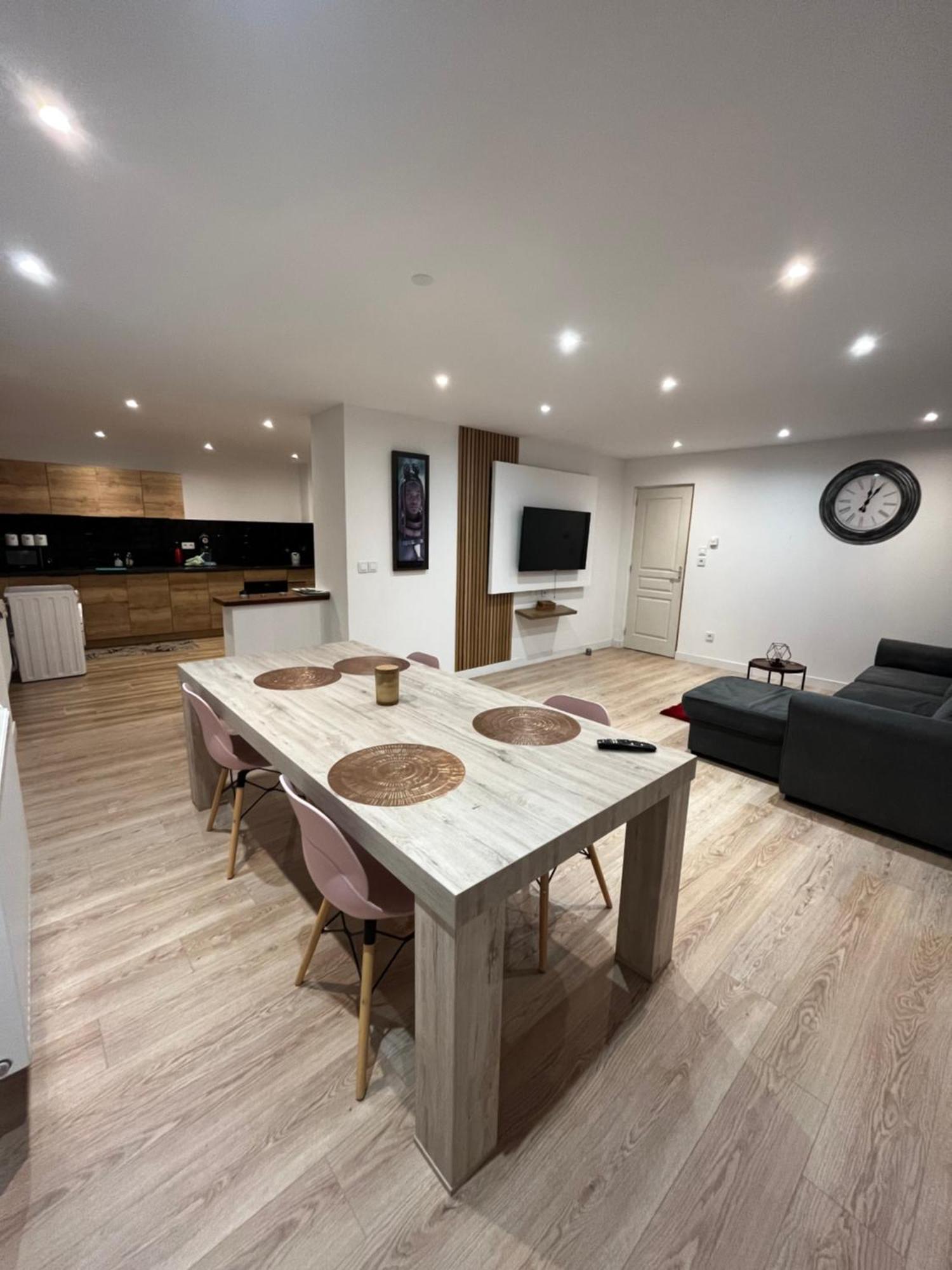 Dunkirk Grande Chambre Dans Loft A Deux Pas De La Plage מראה חיצוני תמונה
